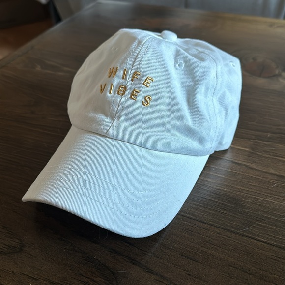 Wife Vibes Ballcap Bridal - Picture 2 of 2